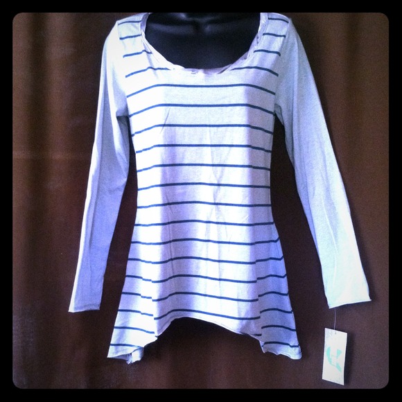 Long sleeve shirt with kerchief cut bottom