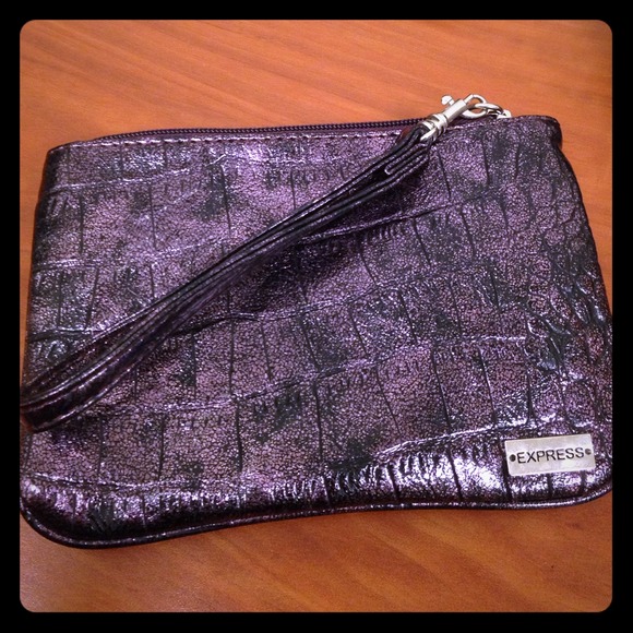 Express wristlet