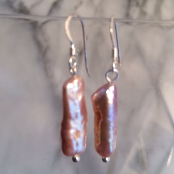Pink stick pearl earrings