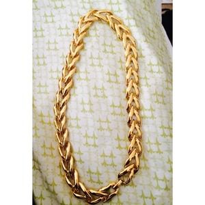 Napier gold vintage necklace/choker