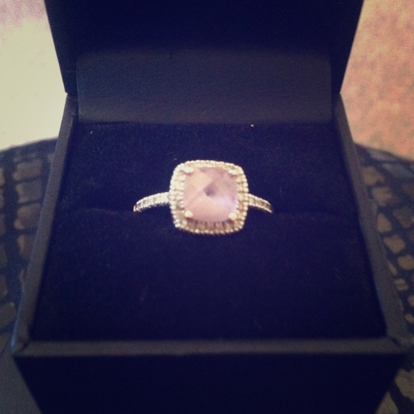 SOLD. Beautiful diamond & amethyst ring - Picture 1 of 2