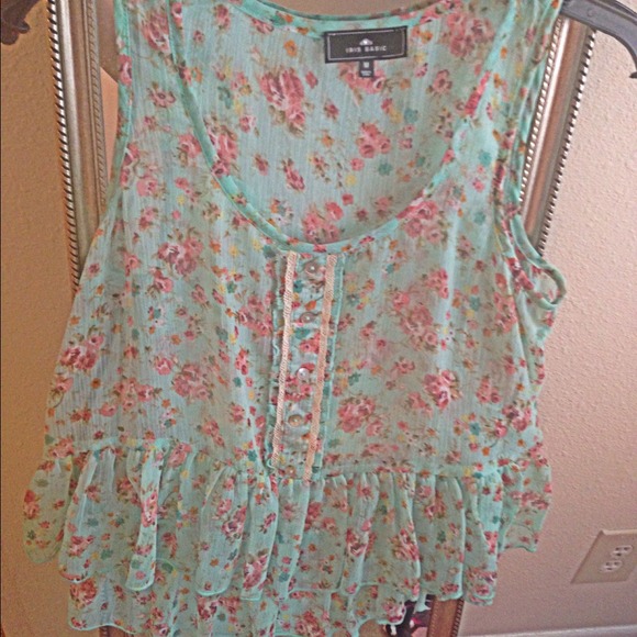 Floral top - Picture 1 of 1