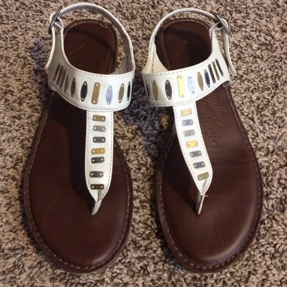 Mixed metals white sandals!