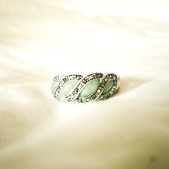 Silver jade and marcasite ring