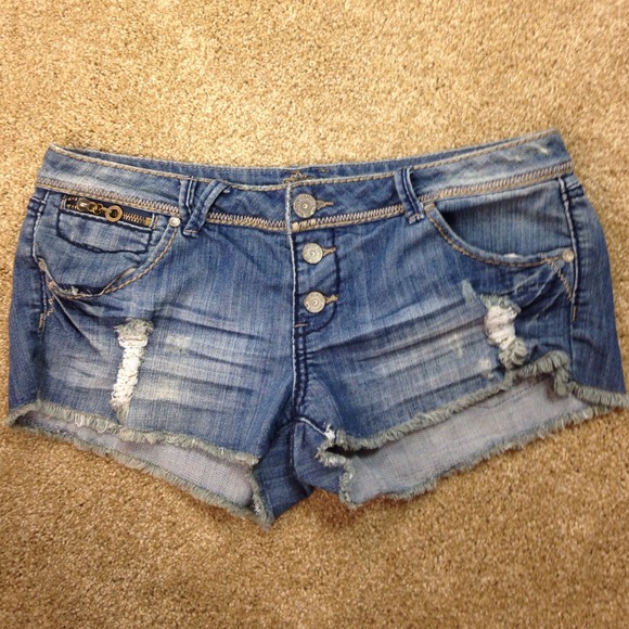 Almost Famous shorts
