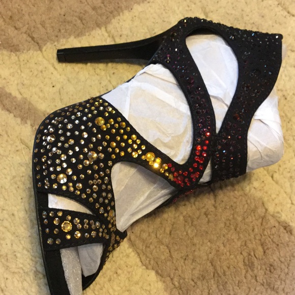 Gianni Bini Flame heel - Picture 3 of 4