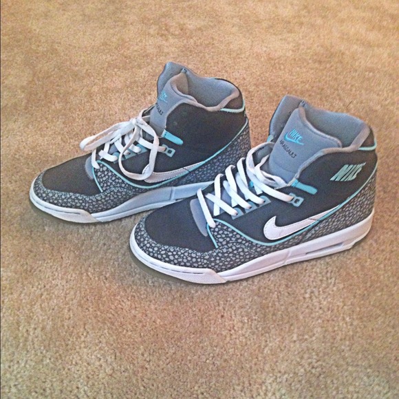 Nike air assaults - Picture 1 of 2