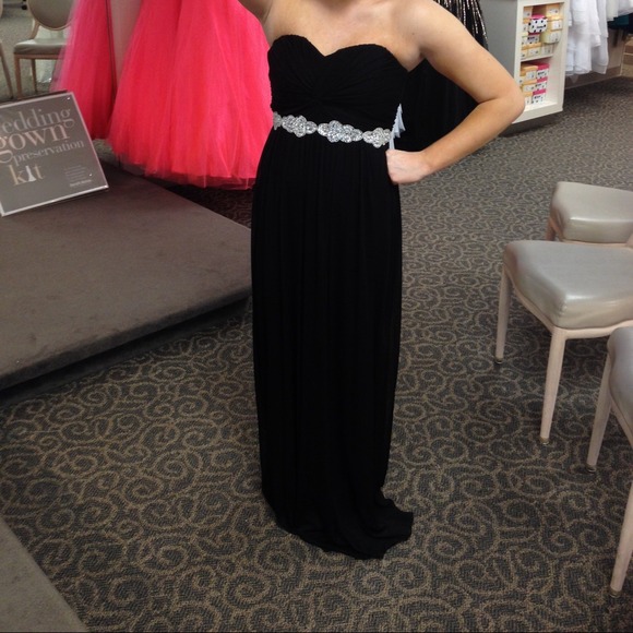 Black Prom dress w/ Silver embellishments(SIZE 7)