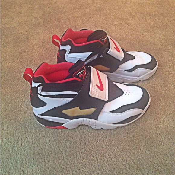 Diamond turfs - Picture 1 of 3