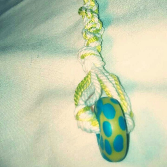 Necklace Green and White New Handmade Polka Dot - Picture 4 of 4