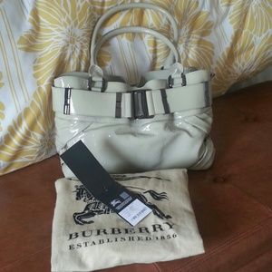 Burberry SM Healy knotted patent leather handbag