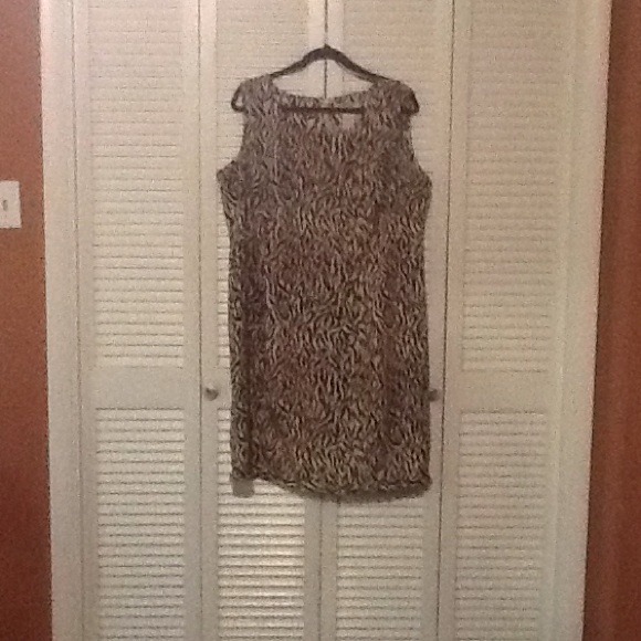Dress - Picture 2 of 2