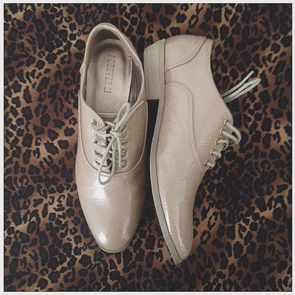 Taupe Oxfords; NWT.