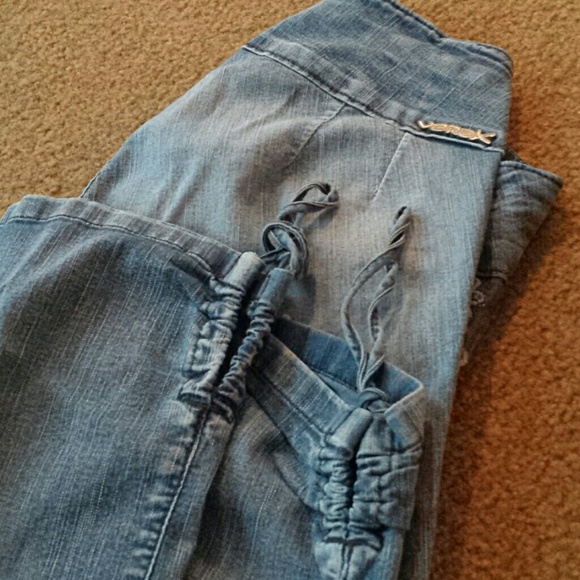 But lift colombian capris