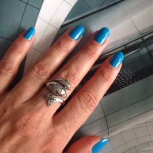 Size 8 Dolphin Ring