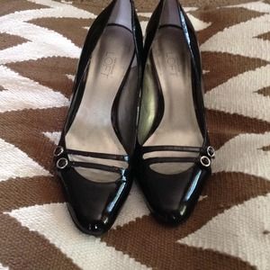 A pair of authentic Loft heels.