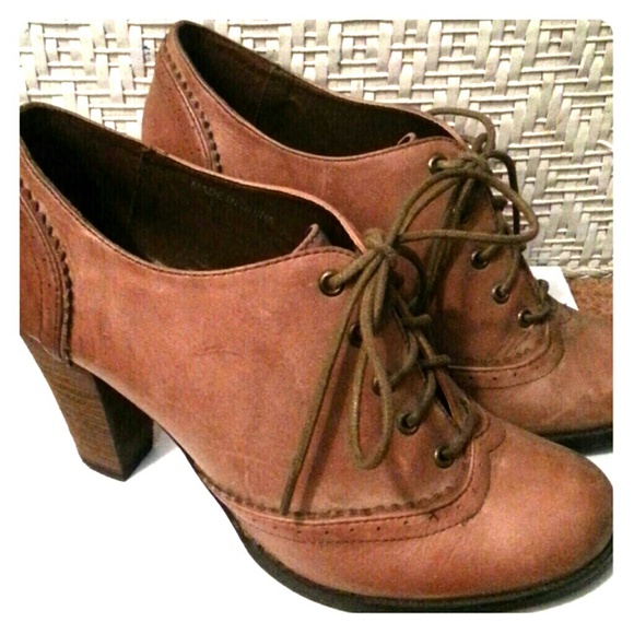 Brown oxford heels