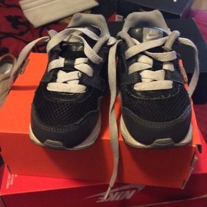🔴🔴 SOLD 🔴🔴 Toddler nike AirMax