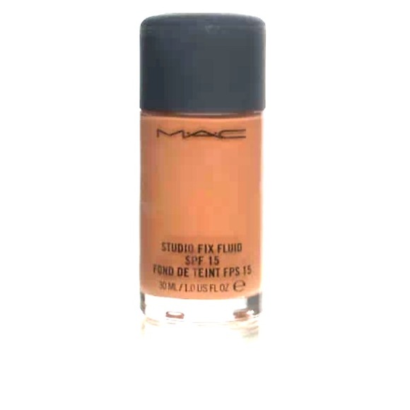 MAC  studio fix fluid SPF 15 foundation