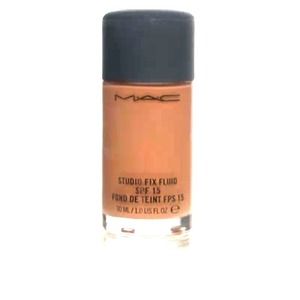 MAC  studio fix fluid SPF 15 foundation