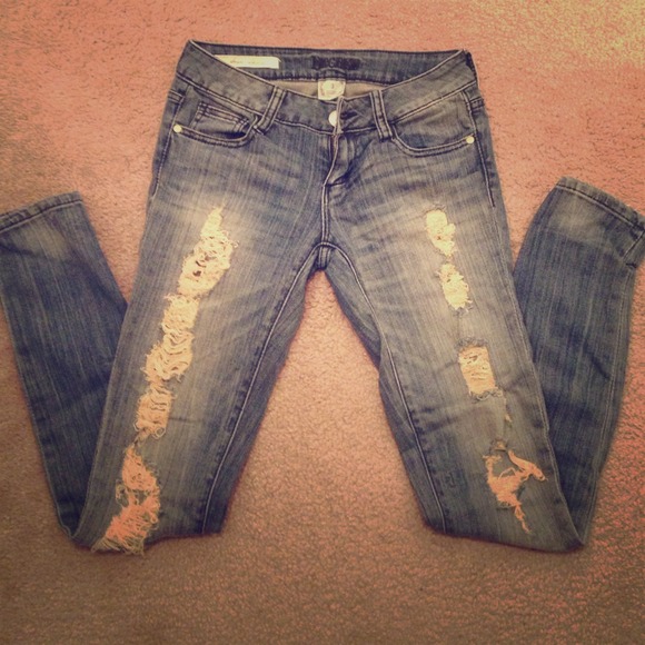 Distressed designer jeans - Picture 1 of 1