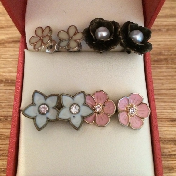 Claire's Jewelry - 💥Lowest Price! 4 flower earrings