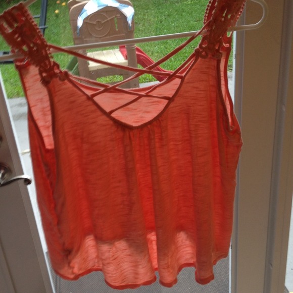 High low crop top - Picture 2 of 2