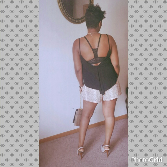 💖 HP 9/3/14 💖Vintage neutral snake print shorts - Picture 2 of 3