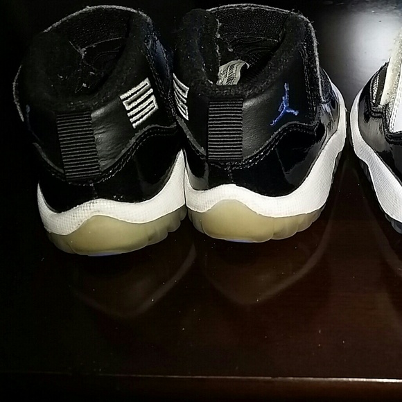 Toddler space jam 11 sold - Picture 2 of 3