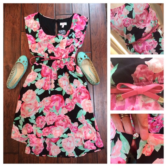 Dresses & Skirts - Fun and Flirty Summer Dress