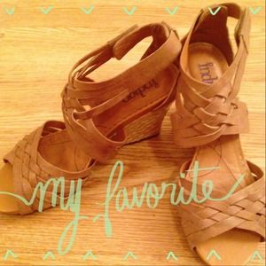 ☀️FUN in the SUN☀️wedges sandals