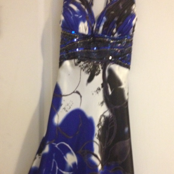 Amazing Cache formal dress - Picture 3 of 4