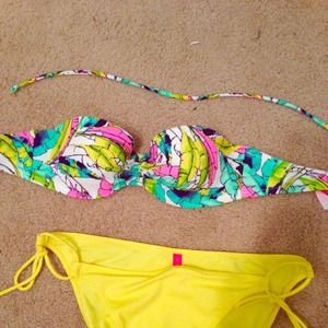 Victoria's Secret 34B swim bandeau