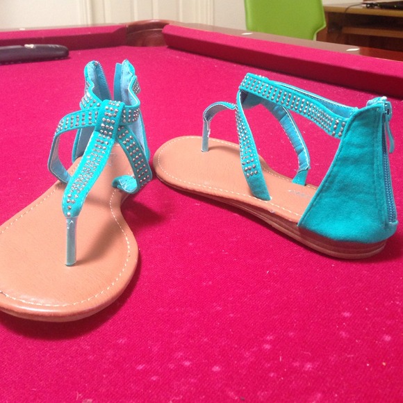 🔱Studded Sandals!🔱 - Picture 1 of 4