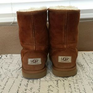 ∆REDUCED∆ Chestnut UGG's!!