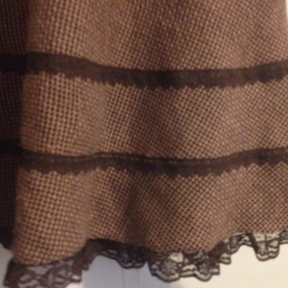 Studio Y skirt - Picture 2 of 3