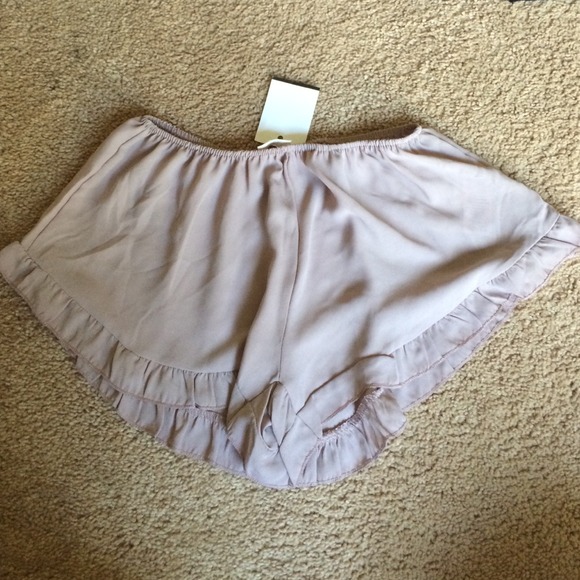 Brandy Melville Vodi shorts
