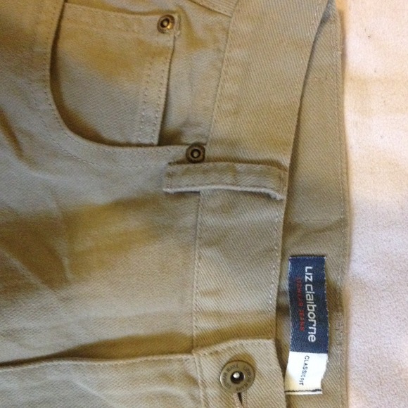 Liz Claiborne Classic Fit jeans - Picture 2 of 3