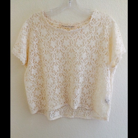 🚫SOLD🚫Crochet Lace Crop Top