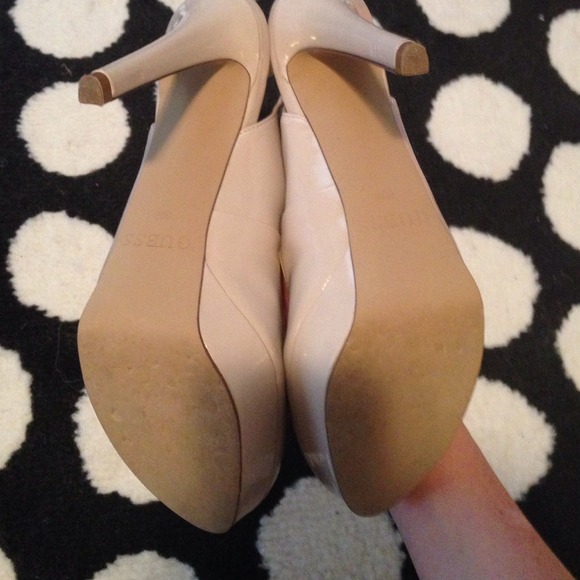 Guess nude sling backs sz 6.5 - Picture 3 of 3