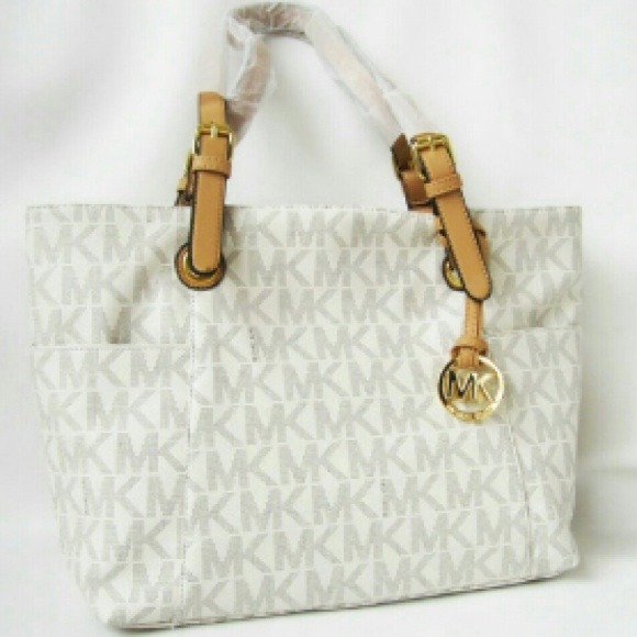 Michael kors purse. New!