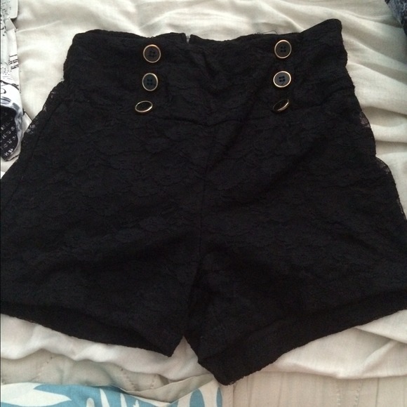 Body central shorts & Hollister shorts BUNDLE😚