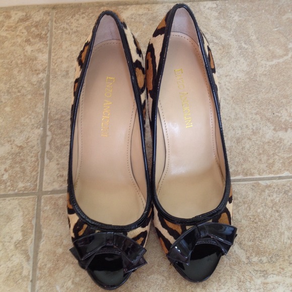 Enzo Angiolini Peep Toe Pump - Picture 3 of 3