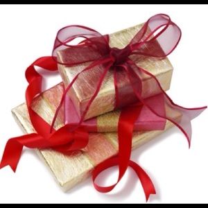 Holding for @mo2580 long sleeve denim top