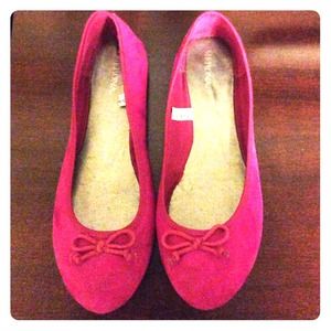 Cute comfy flats!!