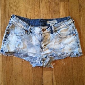 H&M denim distressed shorts