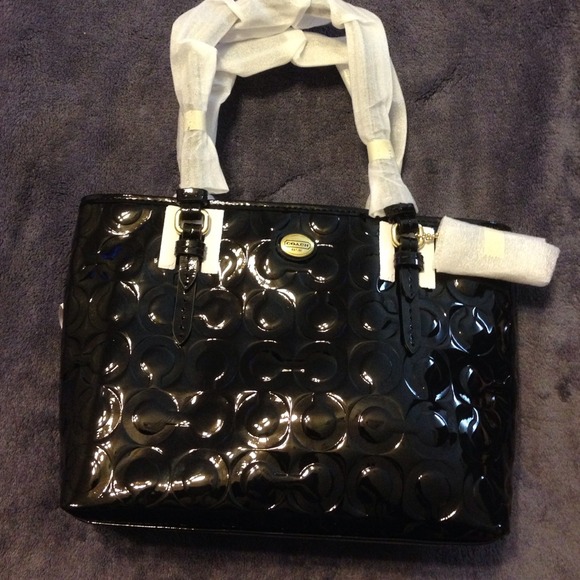 SOLD Authentic Coach Tote NWT - Picture 2 of 4