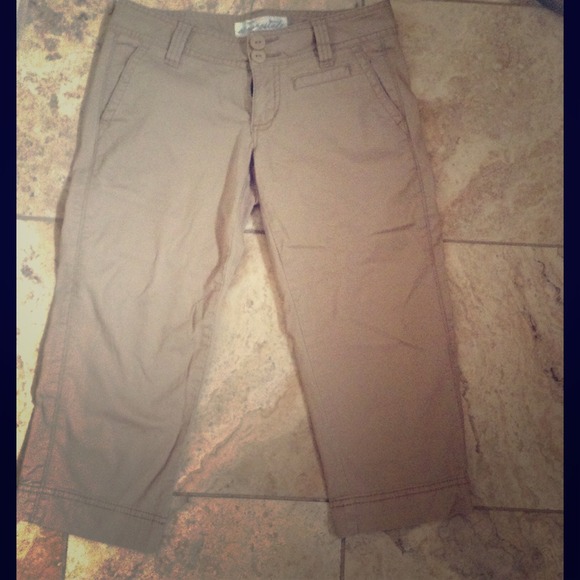 Khaki Capri