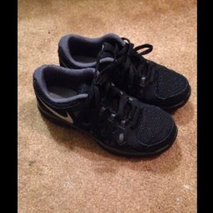 Nike youth size 4
