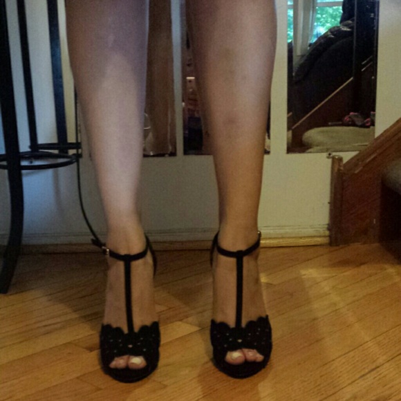 T strap heel